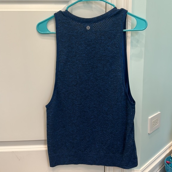 lululemon breeze by muscle tank top (color: cerulean blue, size: 4) - Picture 3 of 4